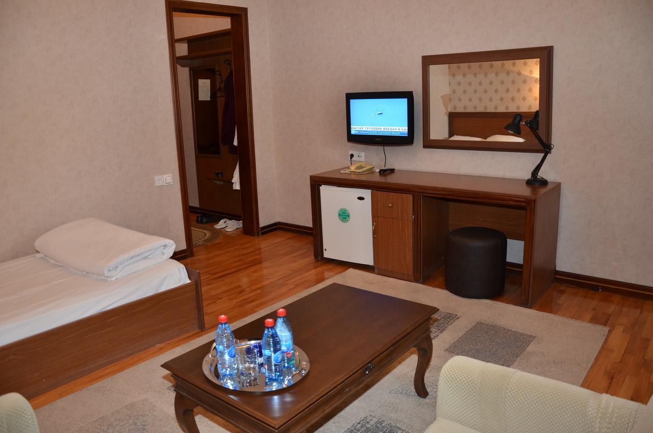 Ganja Hotel エクステリア 写真